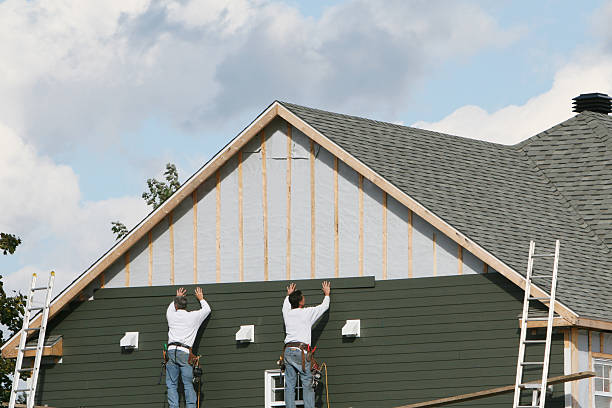 Professional Emergency Siding Repair technician working in Cartersville, VA